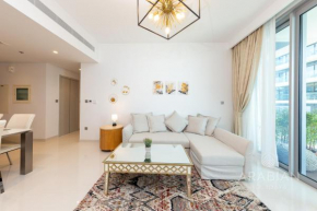 Brand New 2BR Apt with Palm Views and Private Beach